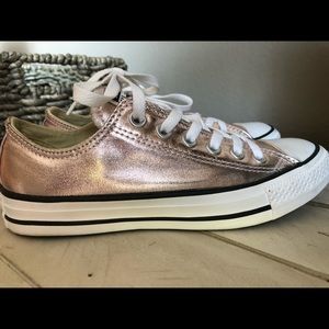 Converse Glitter Rose Gold size 7 women’s NEW!!!